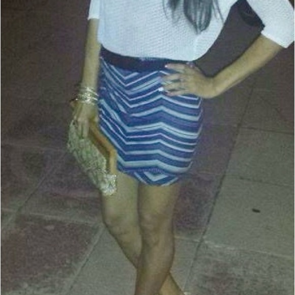 Mini skirt - Picture 3 of 3